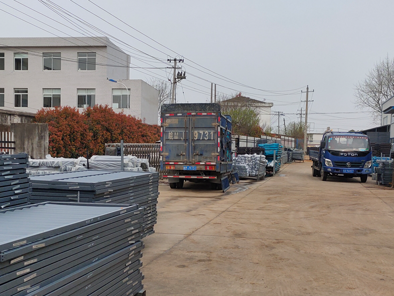 金用護欄2022年3月26日鋅鋼百葉窗裝車發(fā)貨！