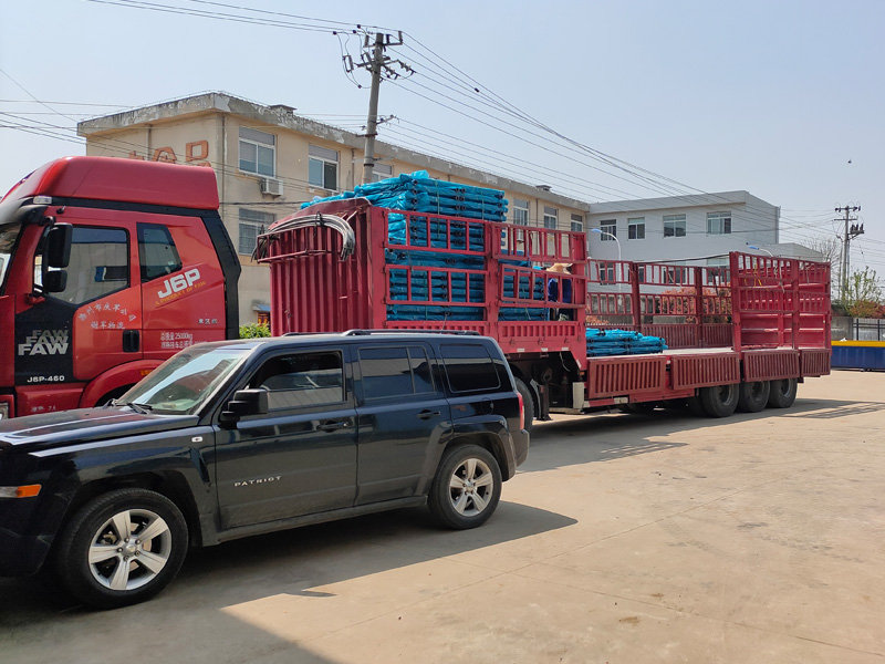 金用護欄2022年4月7日鋅鋼陽臺護欄裝車發(fā)貨！