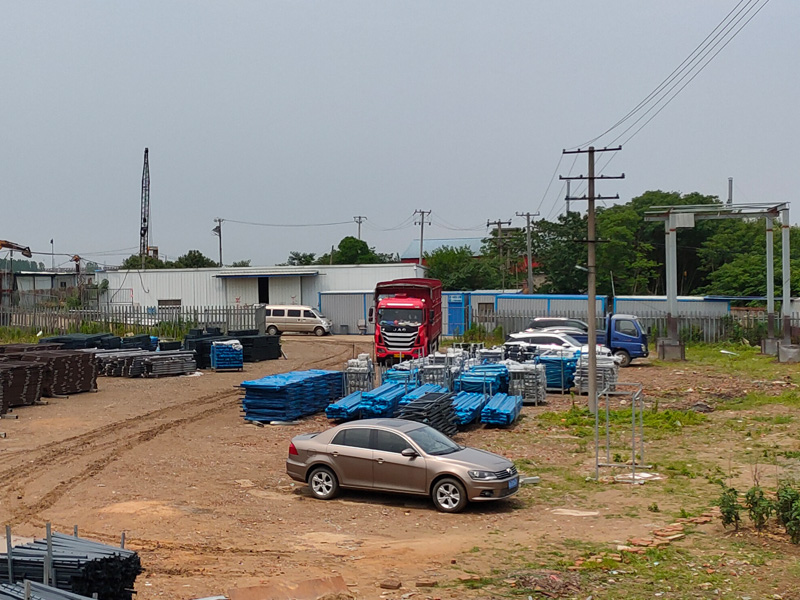 金用護(hù)欄2022年6月2日鋅鋼百葉窗裝車發(fā)貨！