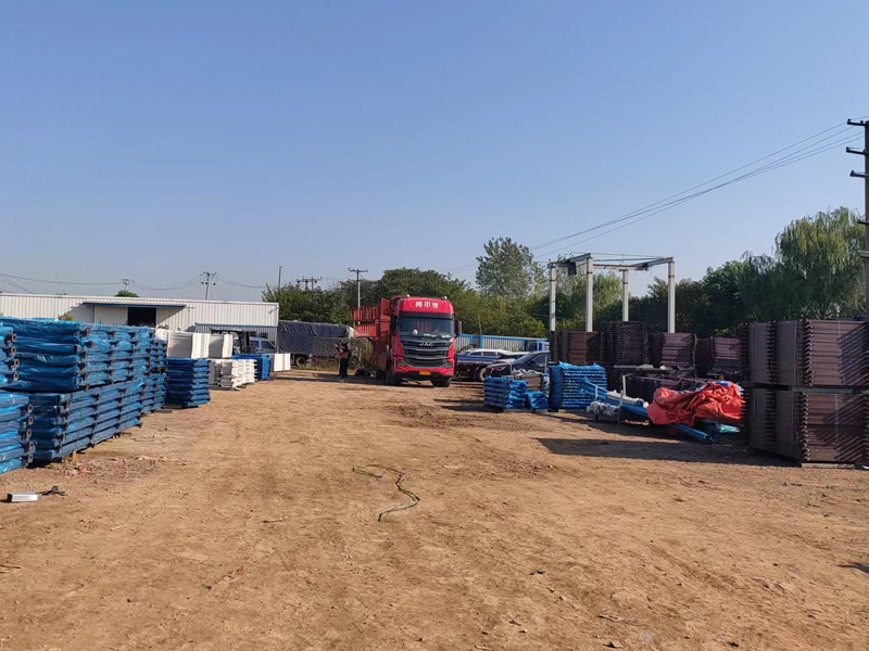 金用護(hù)欄2022年10月14日鋅鋼飄窗欄桿裝車發(fā)貨！