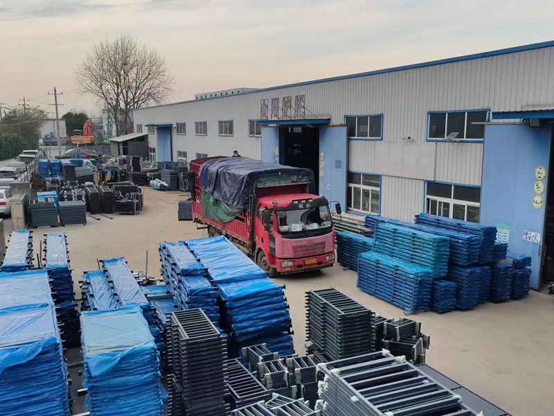 金用護欄2022年12月7日鋅鋼百葉窗裝車發(fā)貨！