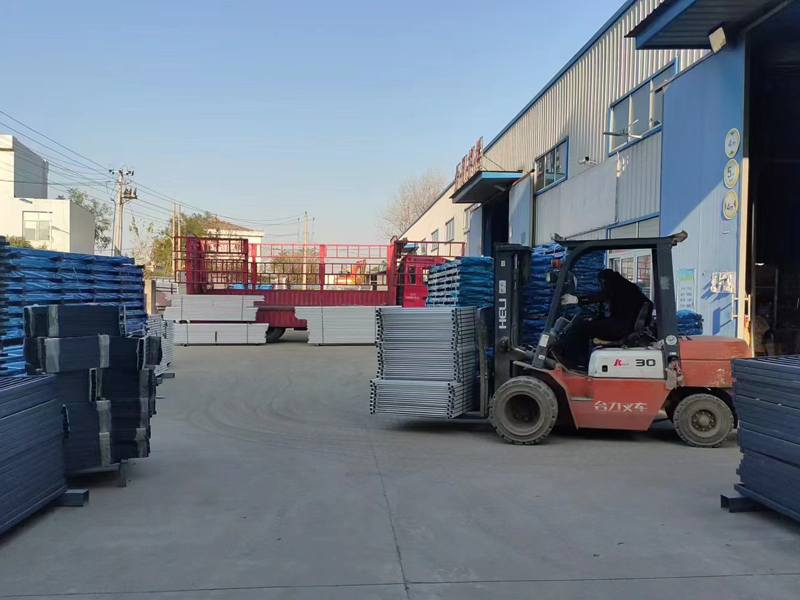 金用護欄2022年12月8日鋅鋼飄窗欄桿裝車發(fā)貨！