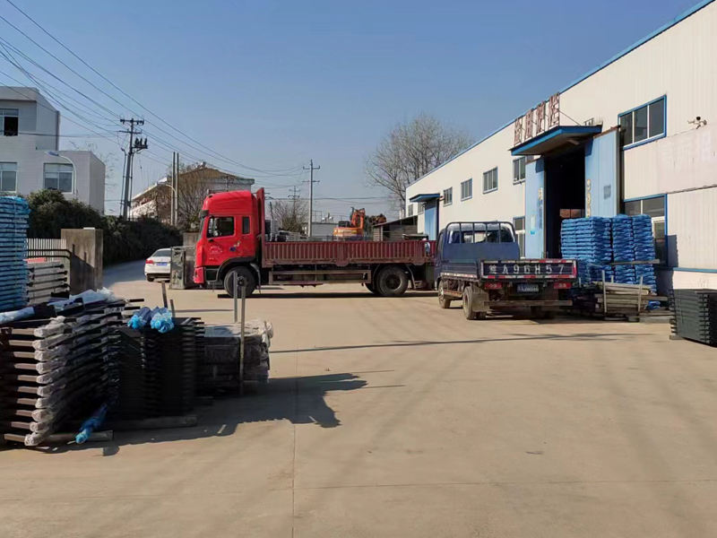 金用護(hù)欄2022年12月26日鋅鋼護(hù)窗欄桿裝車發(fā)貨！