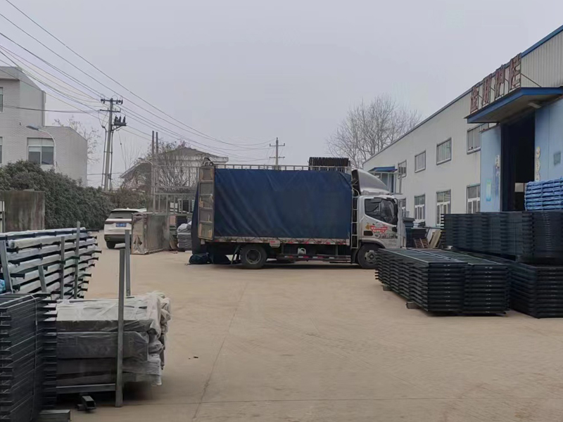 金用護(hù)欄2022年12月29日鋅鋼百葉窗裝車(chē)發(fā)貨！