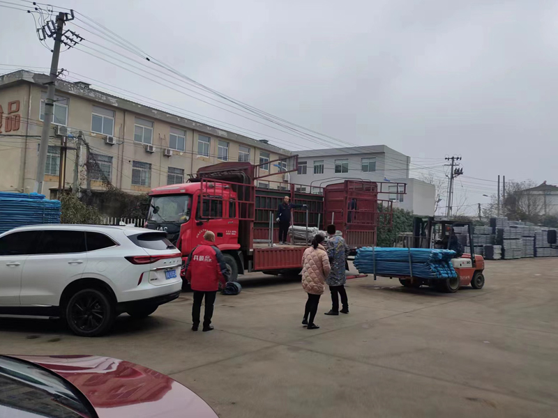 金用護欄2023年2月6日鋅鋼組裝式欄桿裝車發(fā)貨！