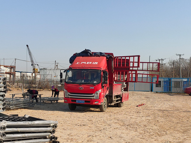 金用護(hù)欄2023年3月15日鋅鋼百葉窗裝車發(fā)貨！