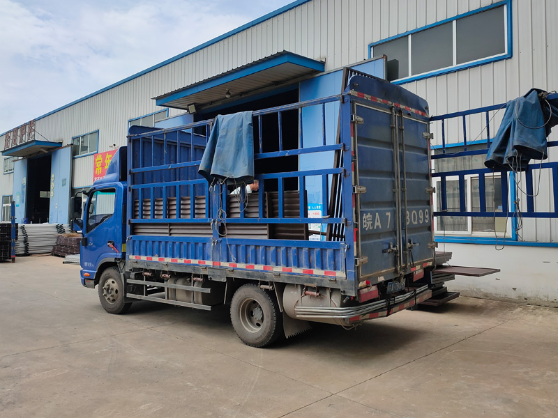 2023年5月27日鋅鋼百葉窗裝車發(fā)貨！