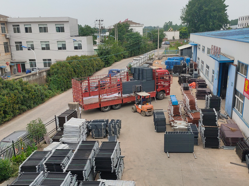 2023年6月17日鋅鋼飄窗欄桿裝車發(fā)貨！