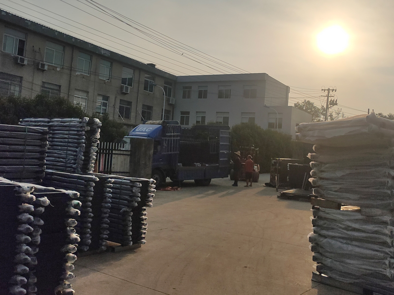 2023年6月20日鋅鋼圍墻護(hù)欄裝車發(fā)貨！