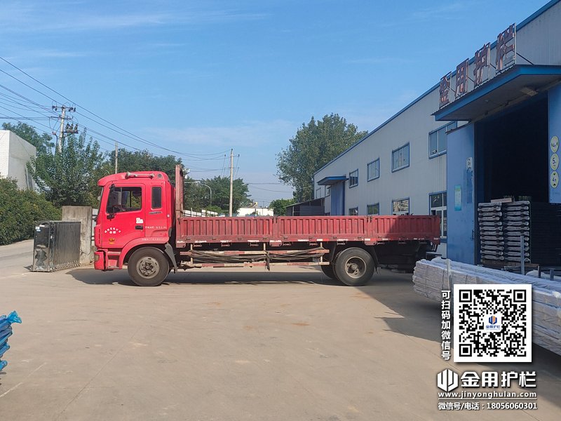 2023年9月1日鋅鋼組裝式護(hù)欄裝車發(fā)貨！