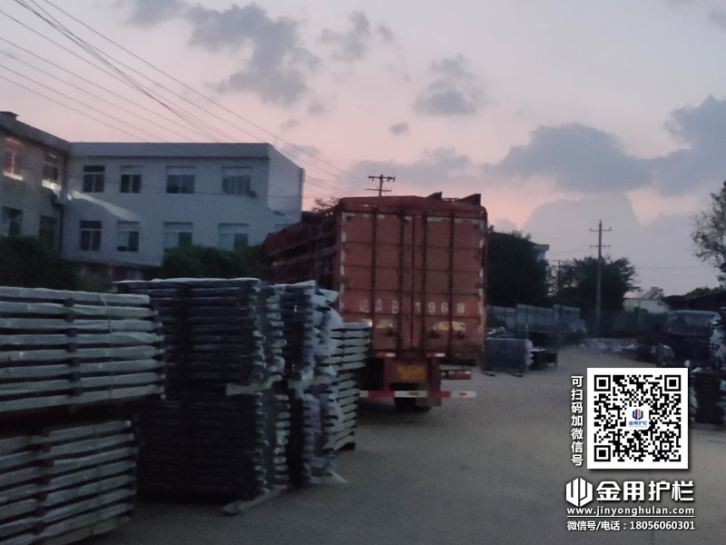 2023年9月16日鋁合金百葉窗裝車(chē)發(fā)貨！