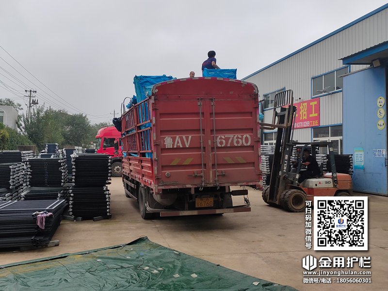 2023年9月25日鋅鋼飄窗欄桿裝車發(fā)貨！