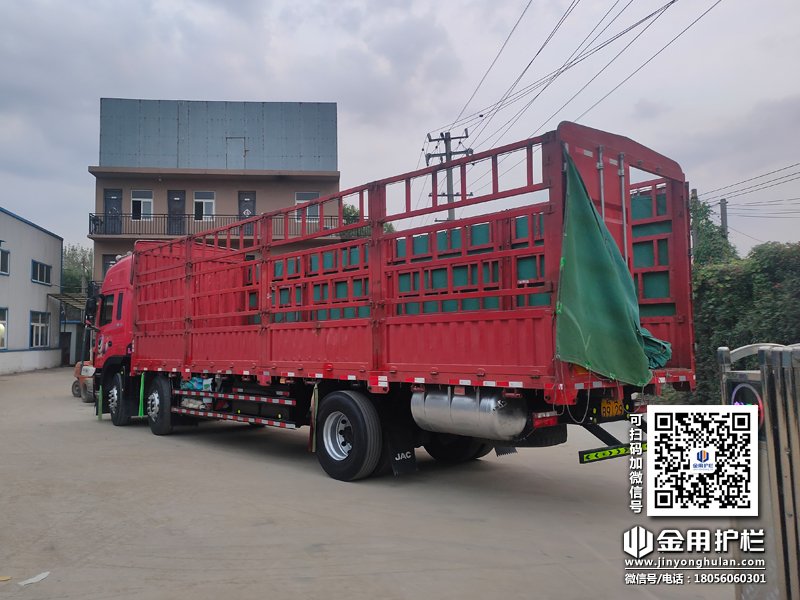 2023年10月14日鋅鋼百葉窗裝車(chē)發(fā)貨！