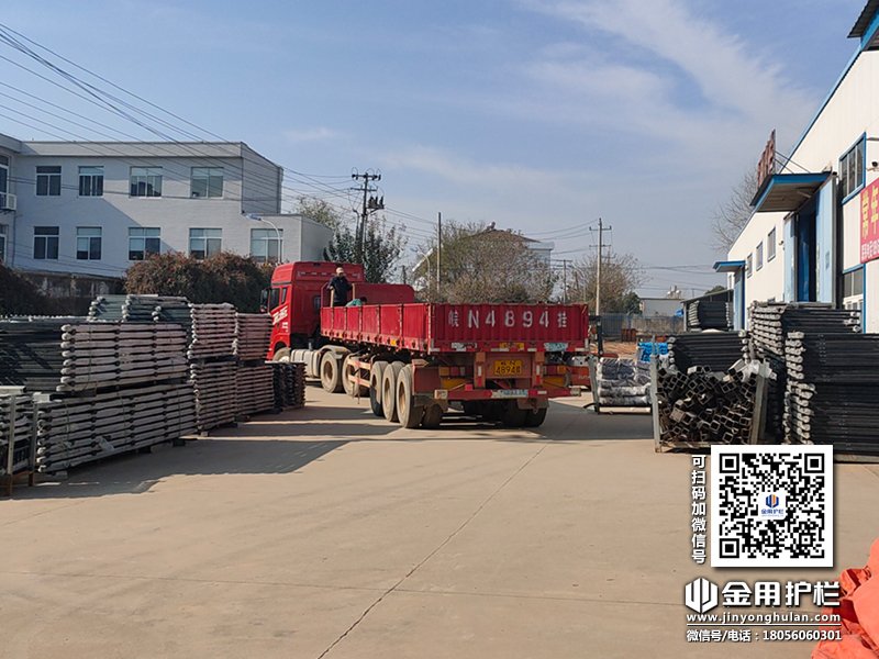 2023年12月9日鋅鋼組裝欄桿裝車發(fā)貨！