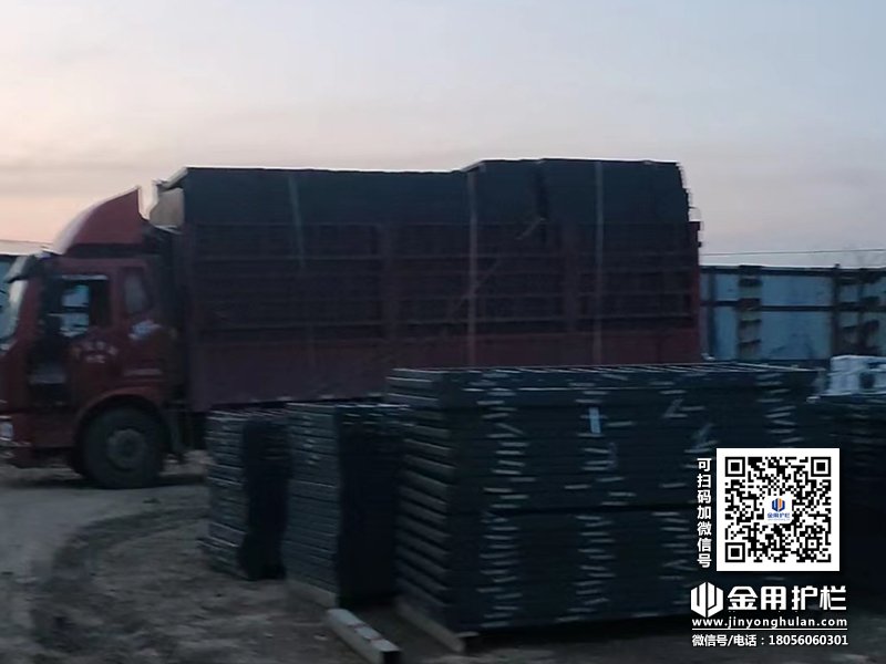 2024年4月8日鋅鋼百葉窗裝車發(fā)貨！