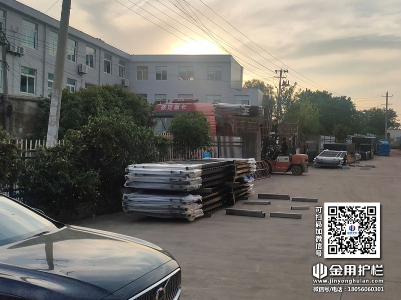 2024年5月9日鋅鋼圍墻護欄裝車發(fā)貨！