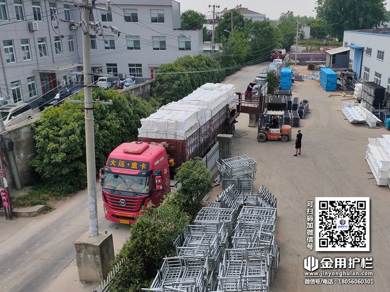2024年6月14日鋅鋼飄窗欄桿裝車發(fā)貨！