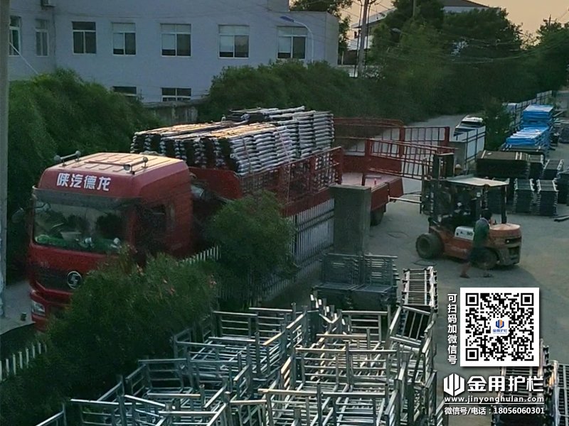 2024年6月17日鋅鋼飄窗欄桿裝車發(fā)貨！