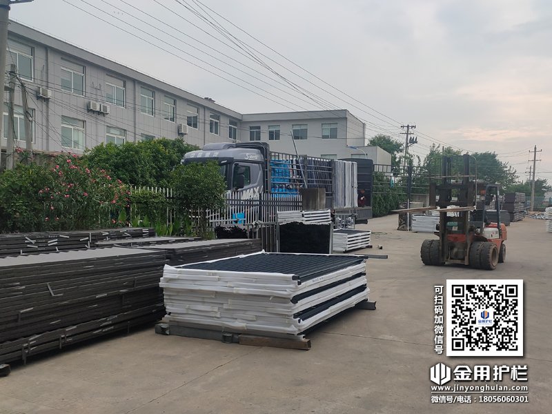 2024年7月10日鋁合金百葉窗裝車發(fā)貨！