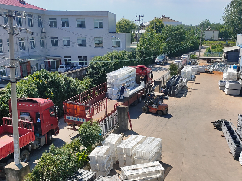 2024年7月31日鋅鋼護窗欄桿裝車發(fā)貨！