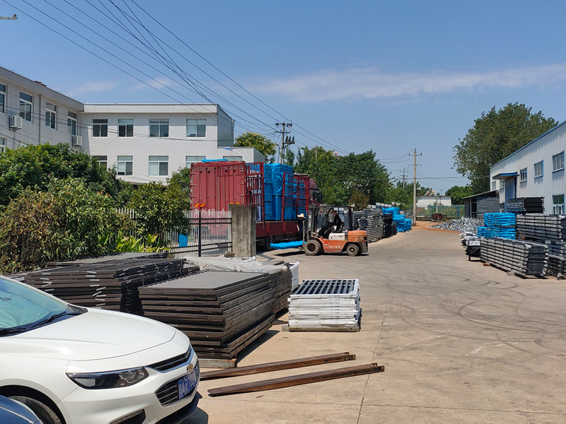 2024年8月6日鋅鋼陽臺護欄裝車發(fā)貨！