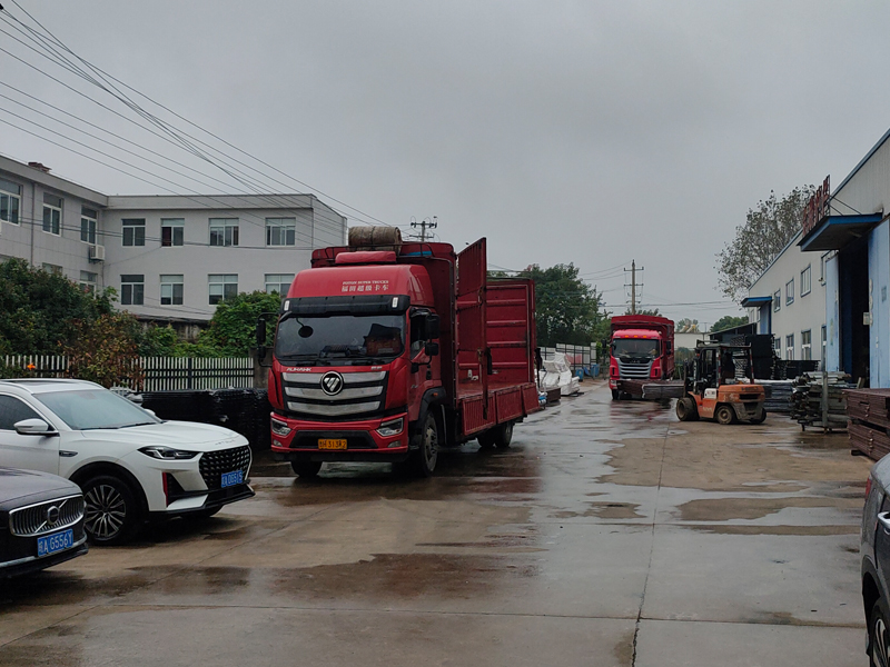 2024年10月29日鋅鋼護(hù)窗欄桿裝車(chē)發(fā)貨！