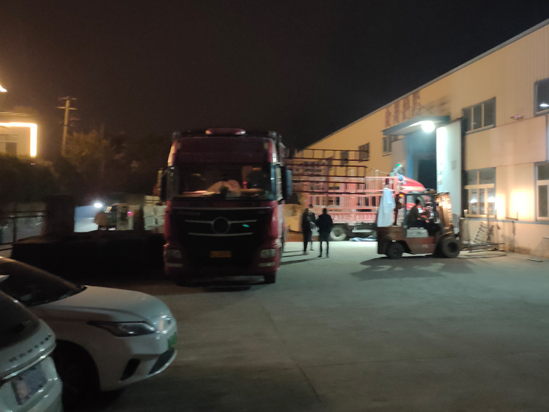 2024年12月6日鋅鋼百葉窗裝車發(fā)貨！