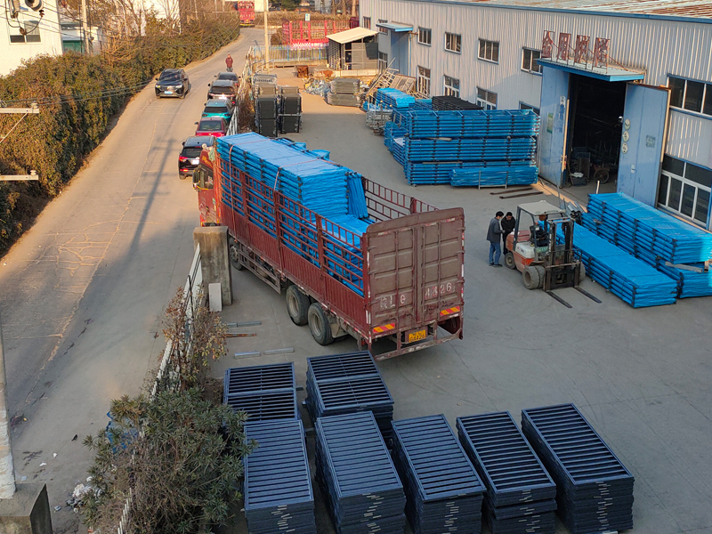 2024年12月27日鋅鋼陽臺欄桿裝車發(fā)貨！