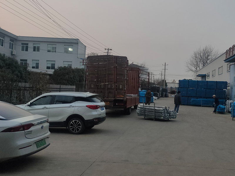 2024年12月30日鋅鋼組裝欄桿裝車發(fā)貨！