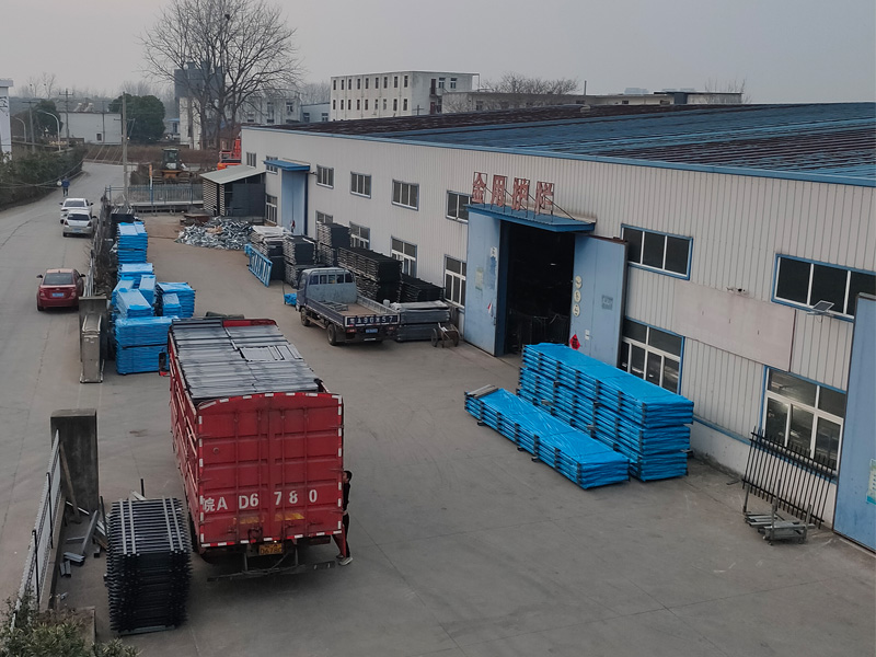 2025年3月11日鋁合金百葉窗裝車(chē)發(fā)貨！