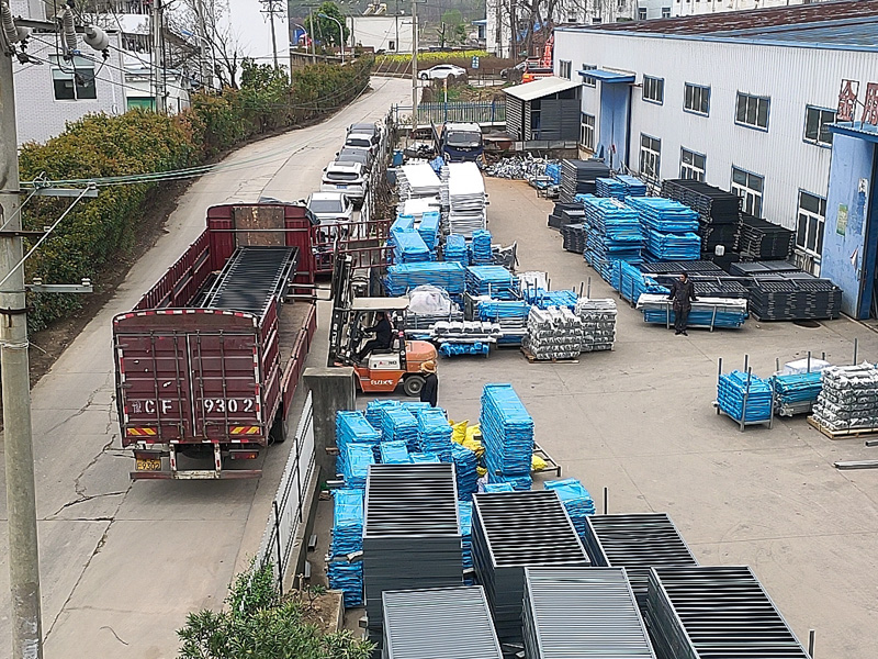 2025年3月26日鋅鋼圍墻護(hù)欄裝車發(fā)貨！