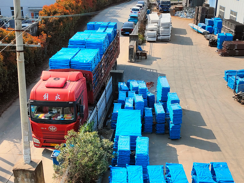 2025年4月7日鋅鋼護(hù)窗欄桿裝車發(fā)貨！