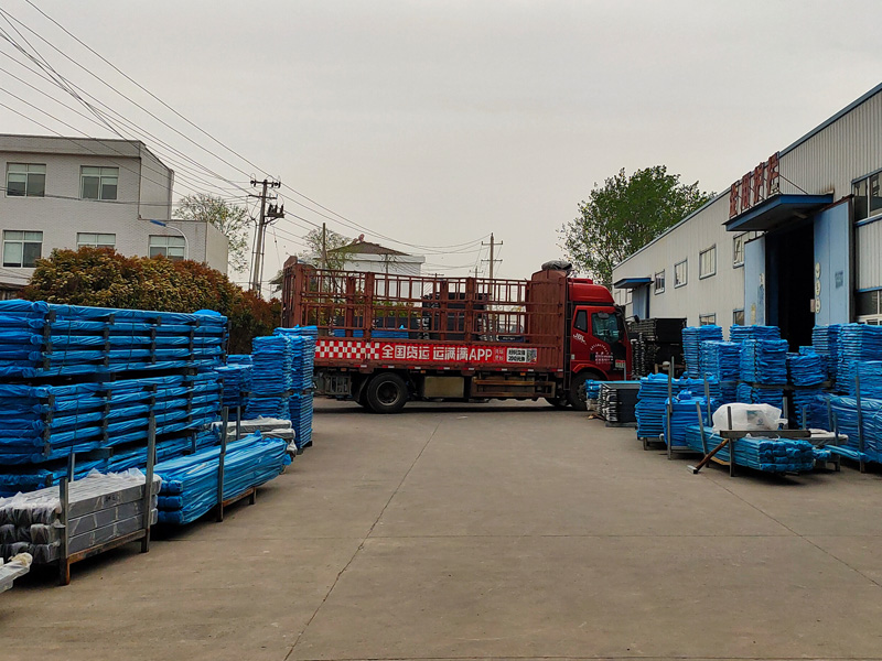 2025年4月12日鋁合金百葉窗裝車發(fā)貨！