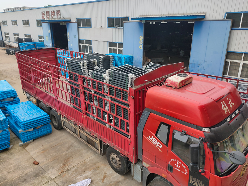 2025年6月13日鋅鋼飄窗欄桿裝車發(fā)貨！