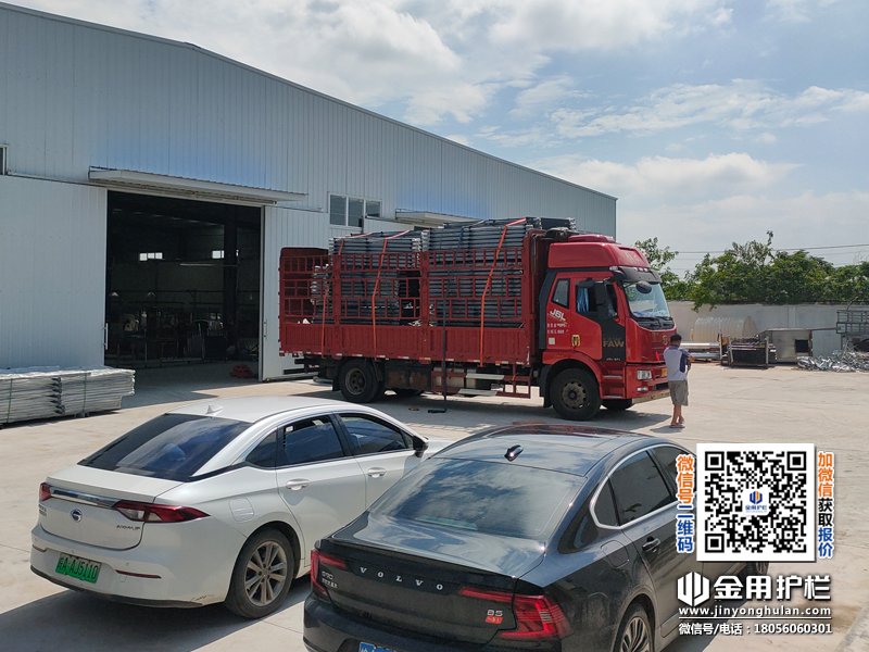 2025年6月28日鋅鋼樓梯欄桿扶手裝車發(fā)貨！