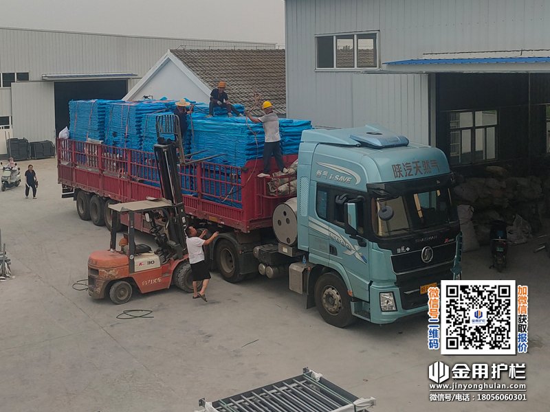 2025年7月15日鋅鋼陽臺欄桿裝車發(fā)貨！