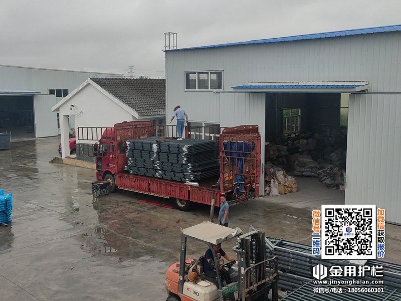 2025年8月11日鋅鋼圍墻護(hù)欄裝車發(fā)貨！