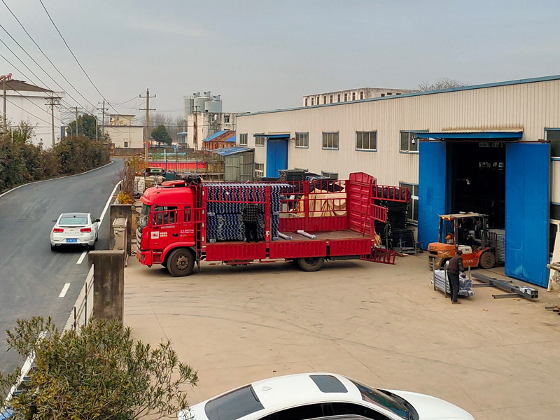 2025年11月28日鋅鋼圍墻護欄裝車發(fā)貨！